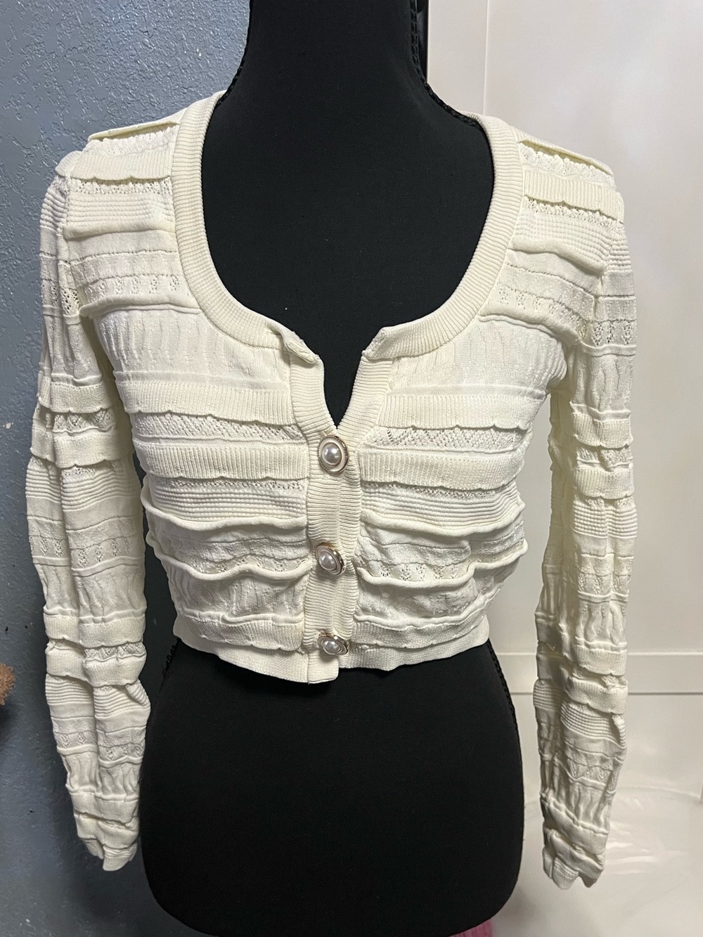 Guess Cream Ruffle-Textured Cropped Cardigan